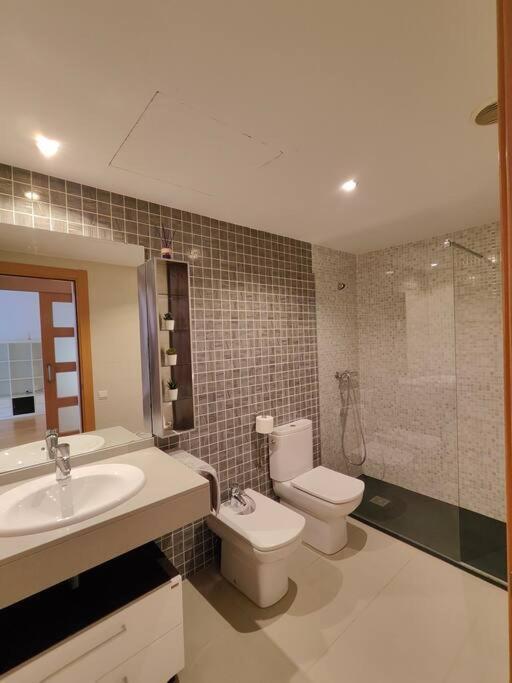 Cozy Apartment Forum Beach Sant Adria de Besos Ngoại thất bức ảnh