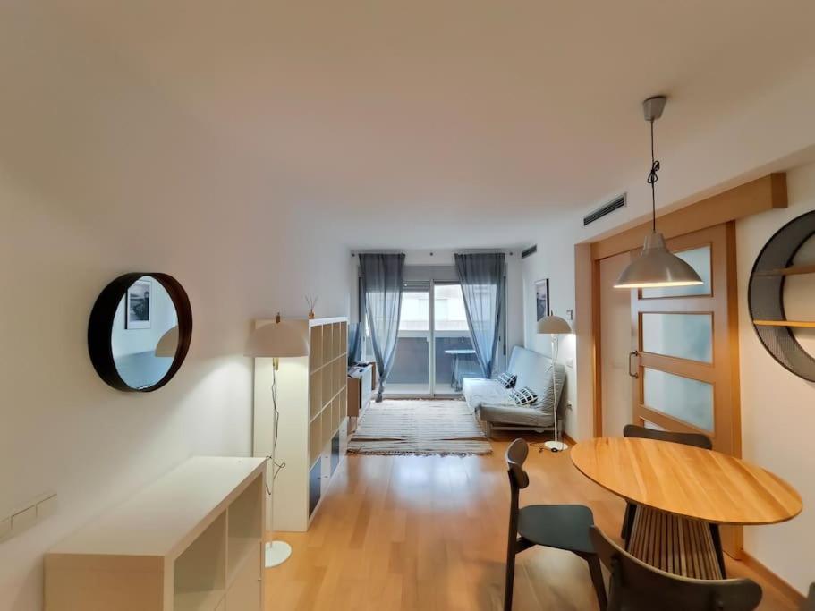 Cozy Apartment Forum Beach Sant Adria de Besos Ngoại thất bức ảnh