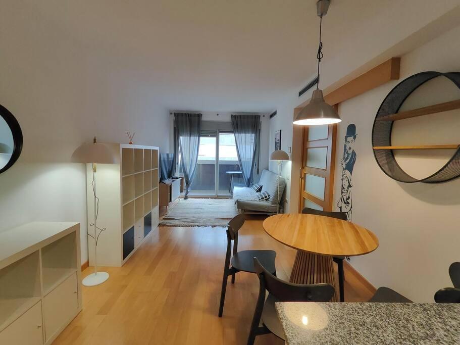 Cozy Apartment Forum Beach Sant Adria de Besos Ngoại thất bức ảnh